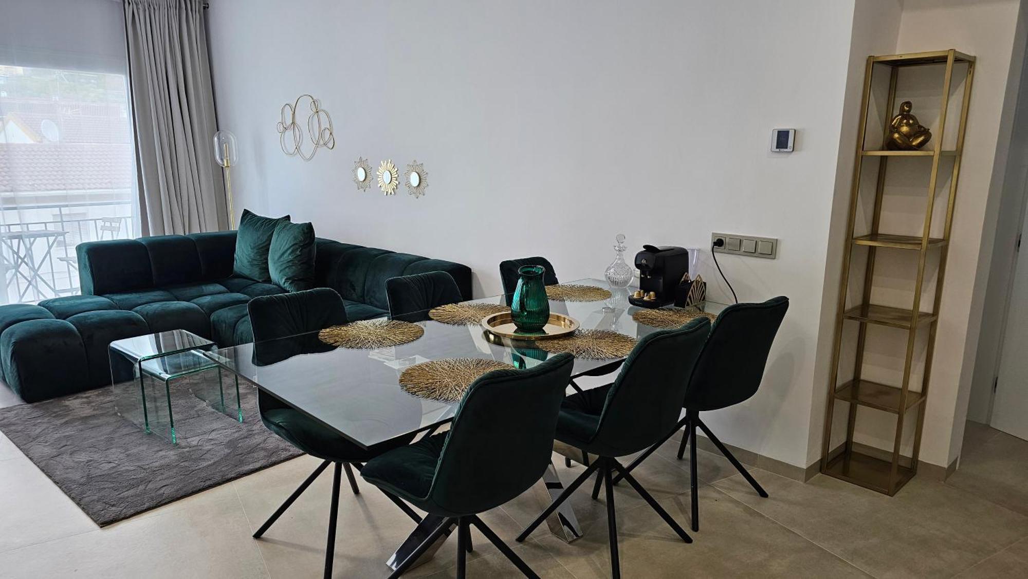 Oasis Jacuzzi Retreat Apartment Marbella Ngoại thất bức ảnh