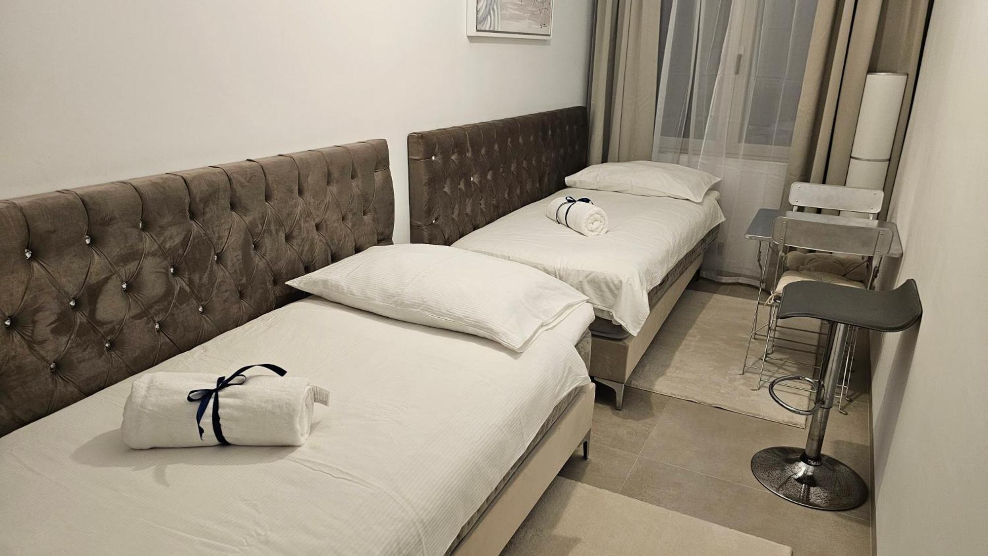 Oasis Jacuzzi Retreat Apartment Marbella Ngoại thất bức ảnh