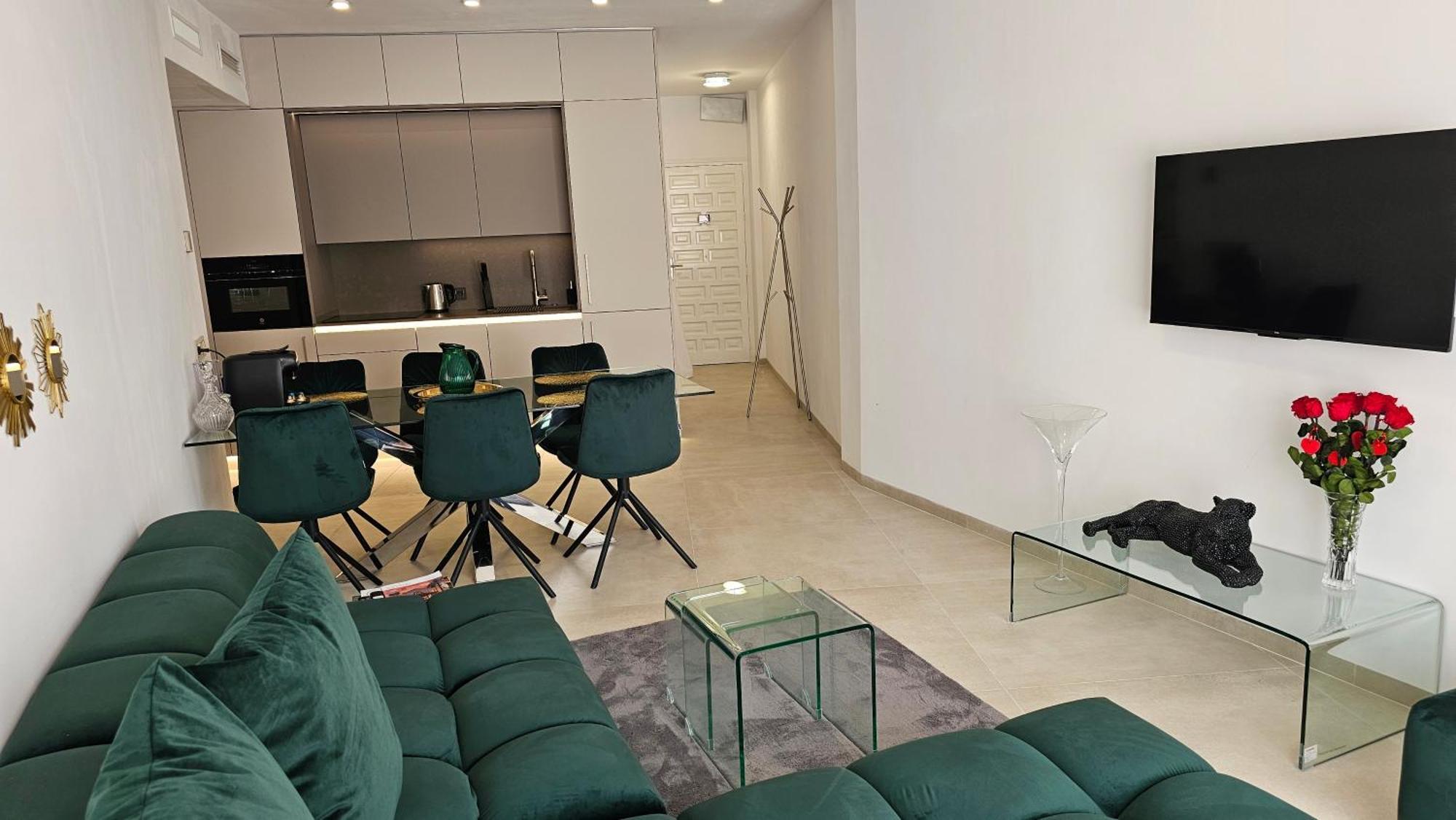 Oasis Jacuzzi Retreat Apartment Marbella Ngoại thất bức ảnh