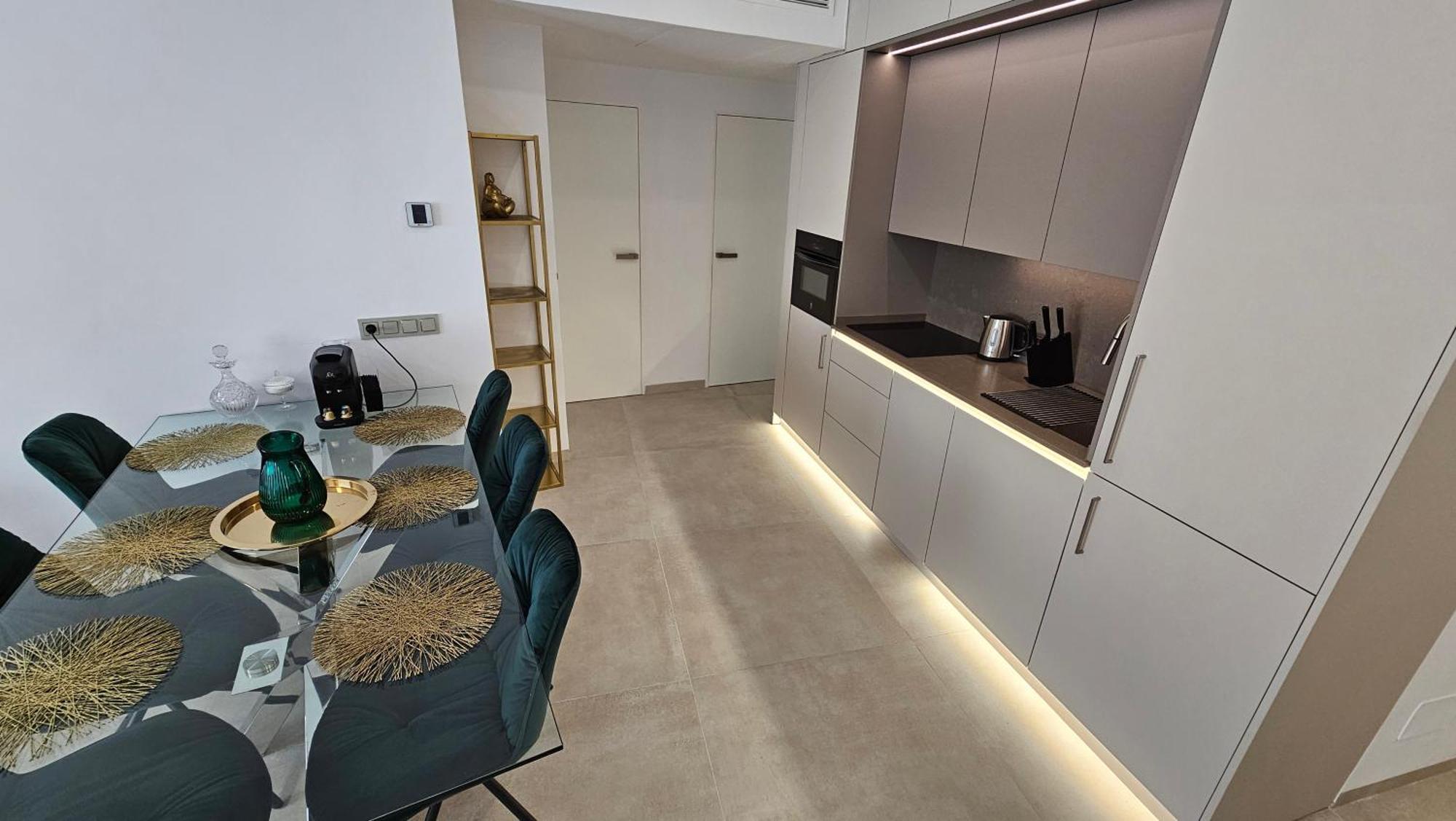Oasis Jacuzzi Retreat Apartment Marbella Ngoại thất bức ảnh